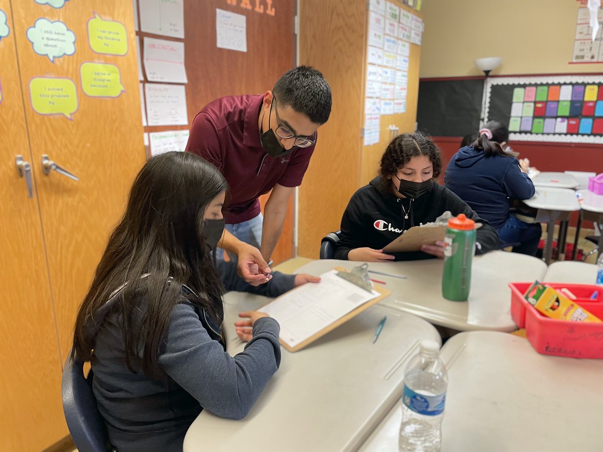 ParisaBehzadi_'s tweet photo. Strong questioning by @b_rodriguezHTX as he checked in with students on their strategies to plot points on a coordinate plan #5thMath @GreatMindsEd https://t.co/5VoZwerGGm