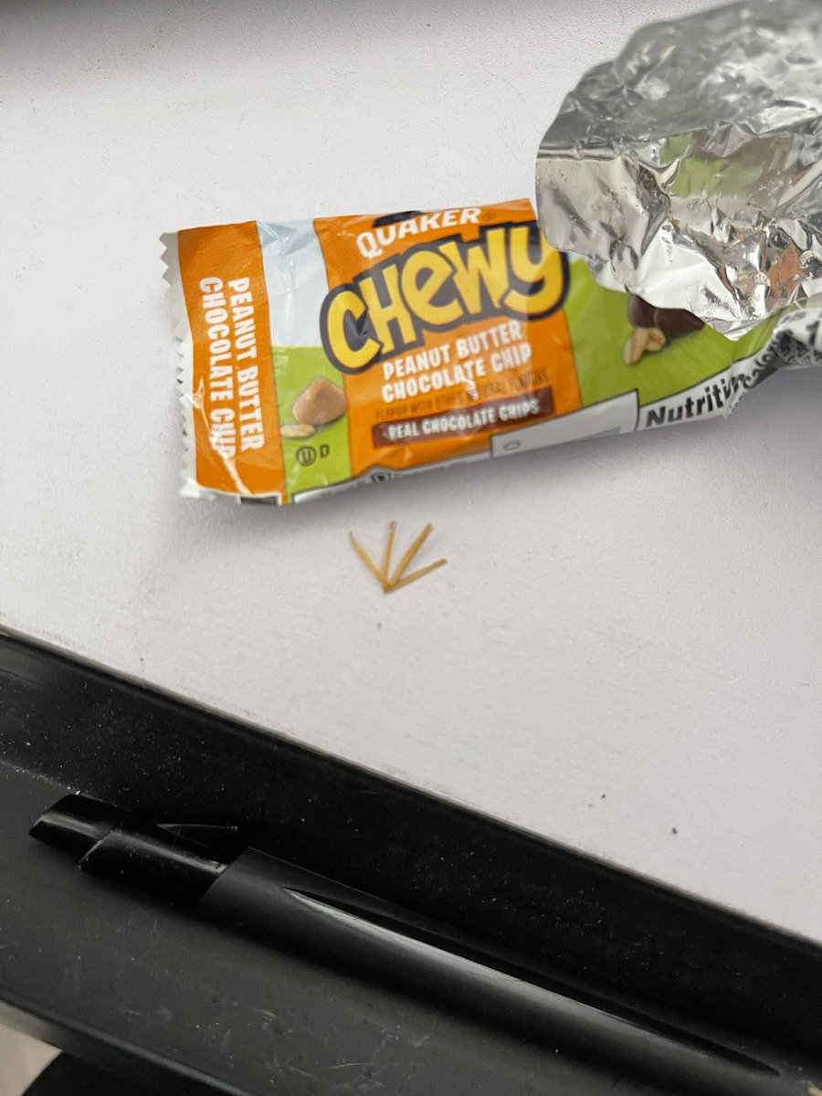 VerticalZounds's tweet photo. @Quaker thanks for the piece of wood in my granola bar, I didn’t need that much fiber though https://t.co/GZeQQwT1hm