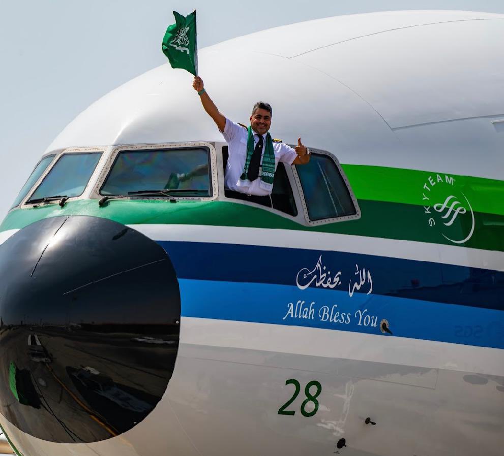 Saudi_Airlines's tweet image. أبطال يا صقورنا 💪🏾
و لكأس العالم دوم طايرين 😍 ✈️

@SaudiNT 

#ليلة_الصقور 
#السعودية_إلى_كأس_العالم
