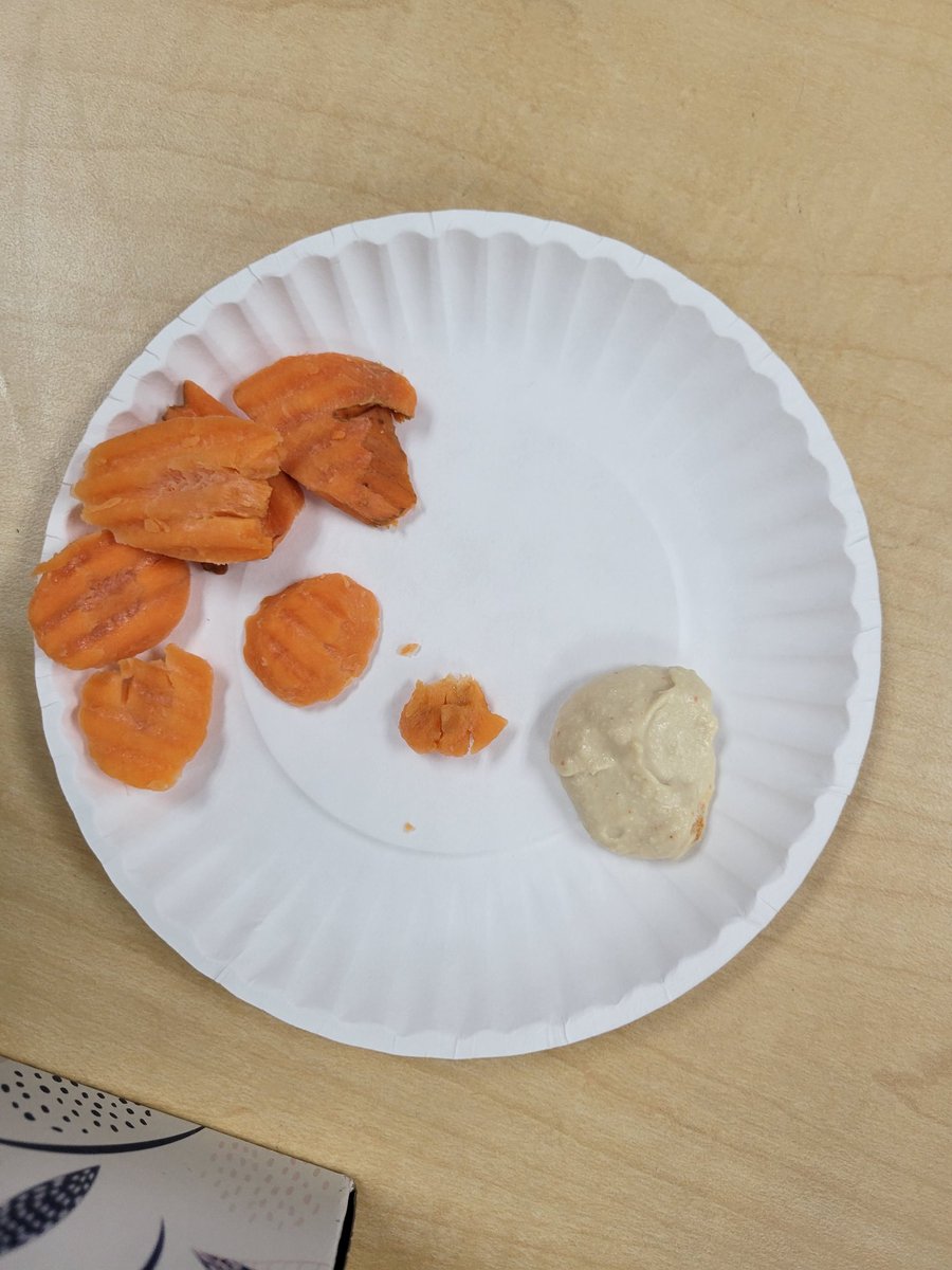 MissGoodwin2G's tweet photo. Pick a better snack this month was hummus and carrot chips!! 🥕 @4hwashco We had some mixed feelings about this one. Everyone was brave and tried!! https://t.co/Y947cKl46R