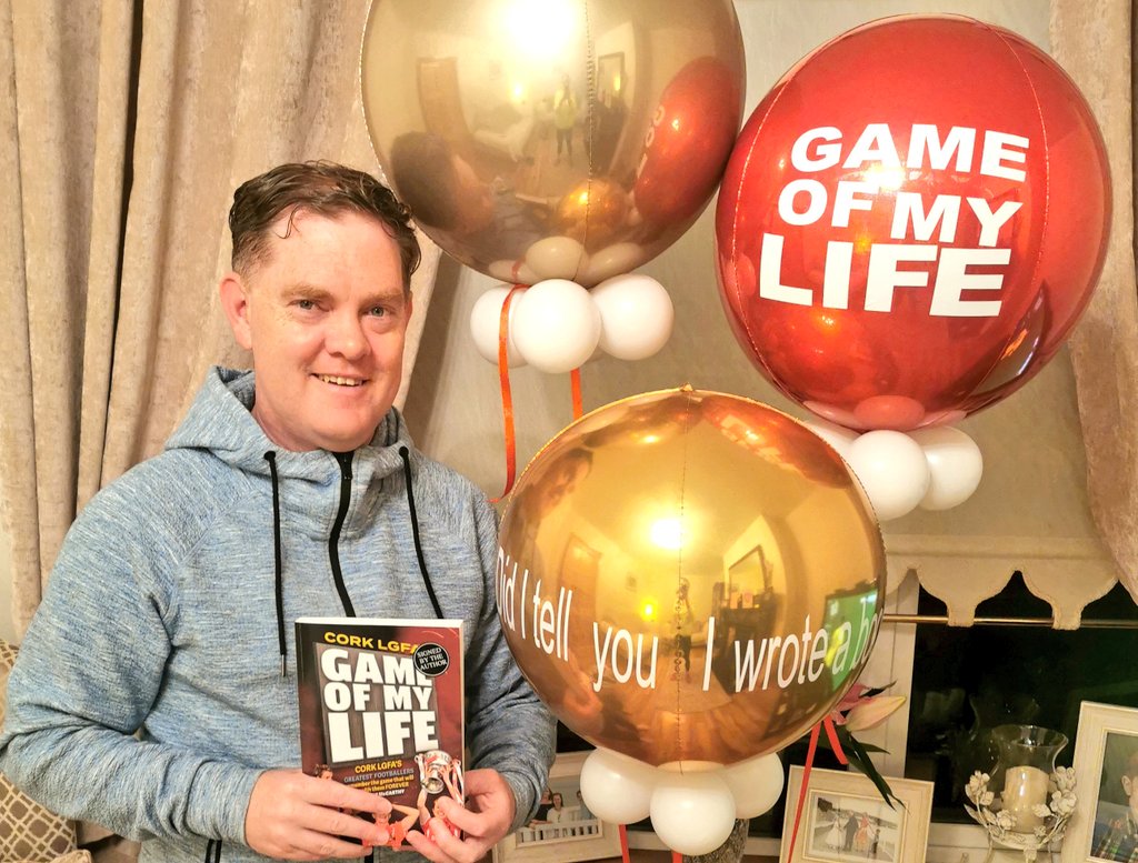 germccarthy74's tweet photo. Many thanks to @JennyRedBalloon for the lovely balloon display delivered this evening to celebrate the publication of my new Cork LGFA Game of My Life book published by @HerobooksD
#DidITellYouIWroteABook #GameOfMyLife https://t.co/rVKTygbzKb