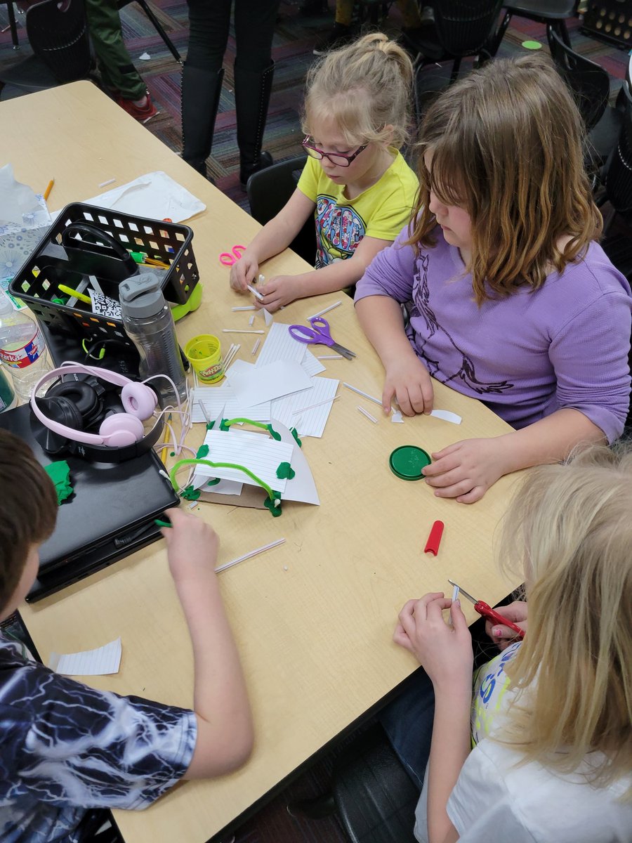 MissGoodwin2G's tweet photo. Mrs. Harris from @WashPublicLib came and read a story about the three little pigs and the big bad wolf.  These 1st graders were challenged to build a house that would survive the big bad wolf and his strong lungs.  #washpride https://t.co/WsIu45qgYw