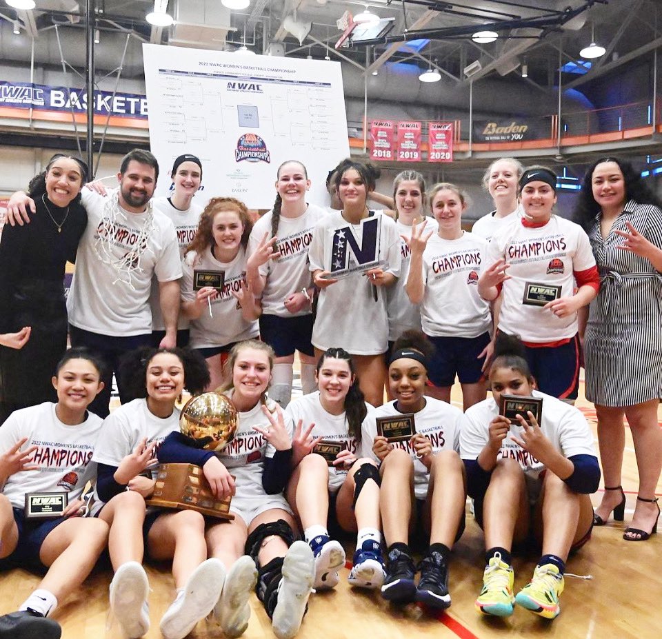 WeRCapitalBBall's tweet photo. Congratulations to the LCC Women’s Basketball Team and our own Raegen Henry on their first ever NWAC Championship. What an awesome win.
#wintheday #onceateammatealwaysateammate 
#wearecapitalbasketball 
@LCCRedDevils @lccwbb @Raegen04 https://t.co/5MCEKSOqOp