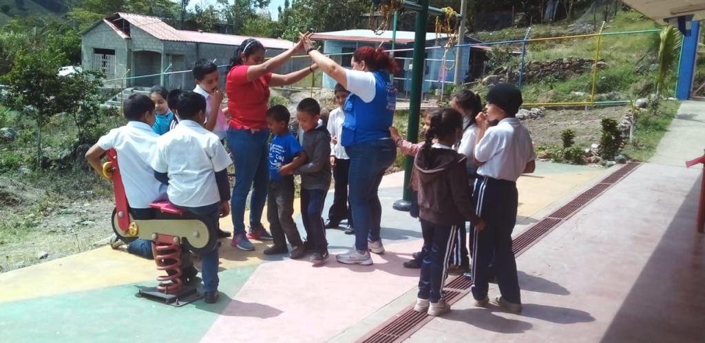 mifamilianic's tweet photo. #SanRafaeldelNorte
 Realizamos encuentro recreativo "Disfrutando mi vida con prácticas saludables" a través de juegos tradicionales.
#Nicaragua 
#AmorALaVida https://t.co/gb5slGWRi8