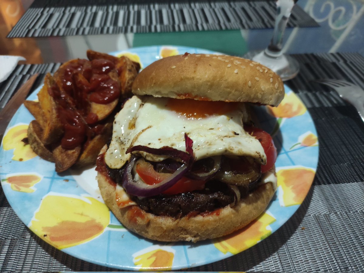 Vegetarian GF: what you having for dinner?! 
Me : just a quick bite 🤷🏾
Meanwhile.....🤤🤤🤤😅