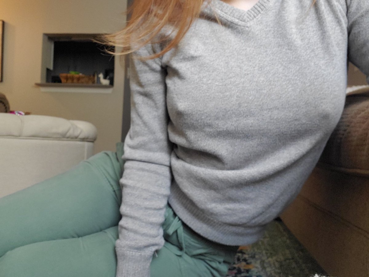 Fallon_O_'s tweet photo. Casual day at home https://t.co/38rnan8vJz