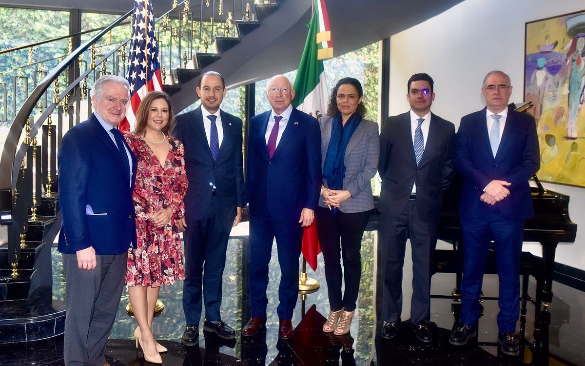 MarkoCortes's tweet photo. En reunión con el Embajador Ken Salazar @USAmbMex, expusimos nuestros puntos de vista sobre la difícil situación que atraviesa México en seguridad, economía y democracia; así como la importancia de reforzar la relación bilateral de nuestros gobiernos, legisladores e instituciones https://t.co/3P7qmJLlsr