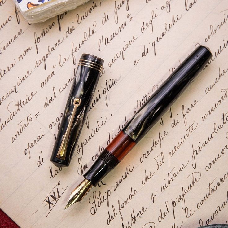 AcademiaDreams's tweet photo. “My pen keeps on penning words on these blank sheets of paper. Then words dance and create their own magic...”

— Avijeet Das https://t.co/pkOOL3ceey