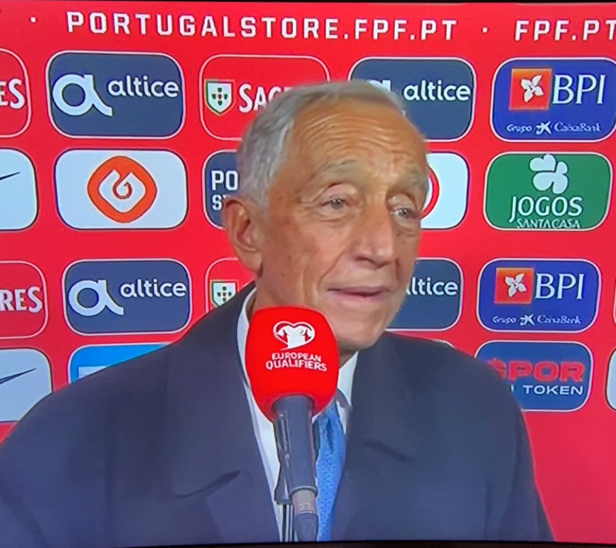 Mbapty_f's tweet photo. Homen do Jogo: Marcelo Rebelo de Sousa #PORMAC #Portugal https://t.co/lSLlRJ5Dkw