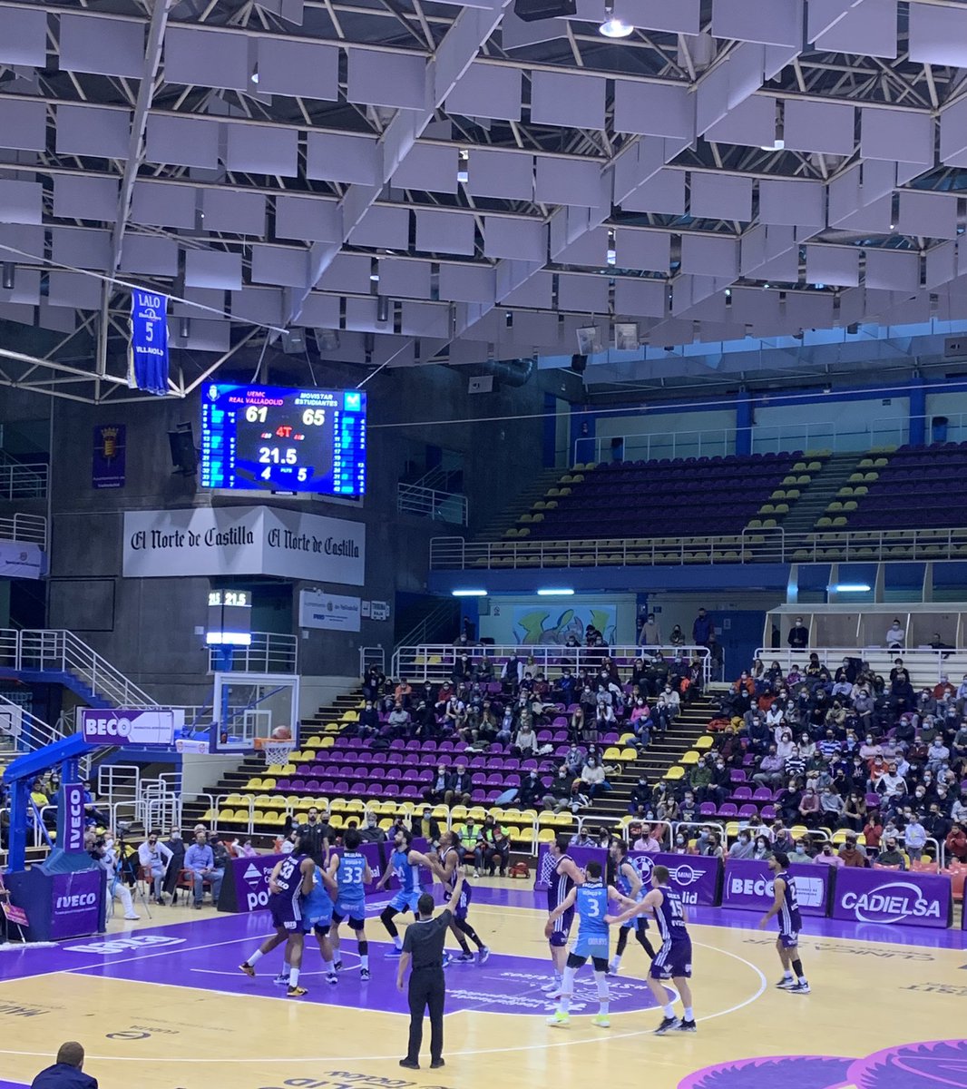 Valla_Deportes's tweet photo. Final del partido en Pisuerga @RVBaloncesto 62-66 @MovistarEstu, un partido muy disputado hasta los últimos minutos, un encuentro muy disputado. https://t.co/wqIw6UfAZa