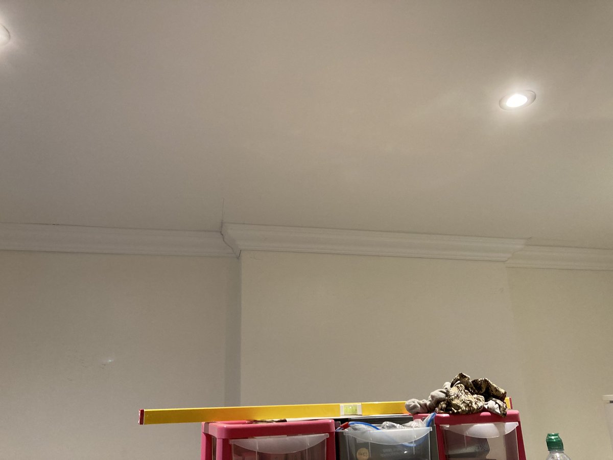 BlakePlastering's tweet photo. #coving
#interiors
Coving fitment 3 rooms & 1st floor landing ceiling area… https://t.co/BgTRg1pfnq