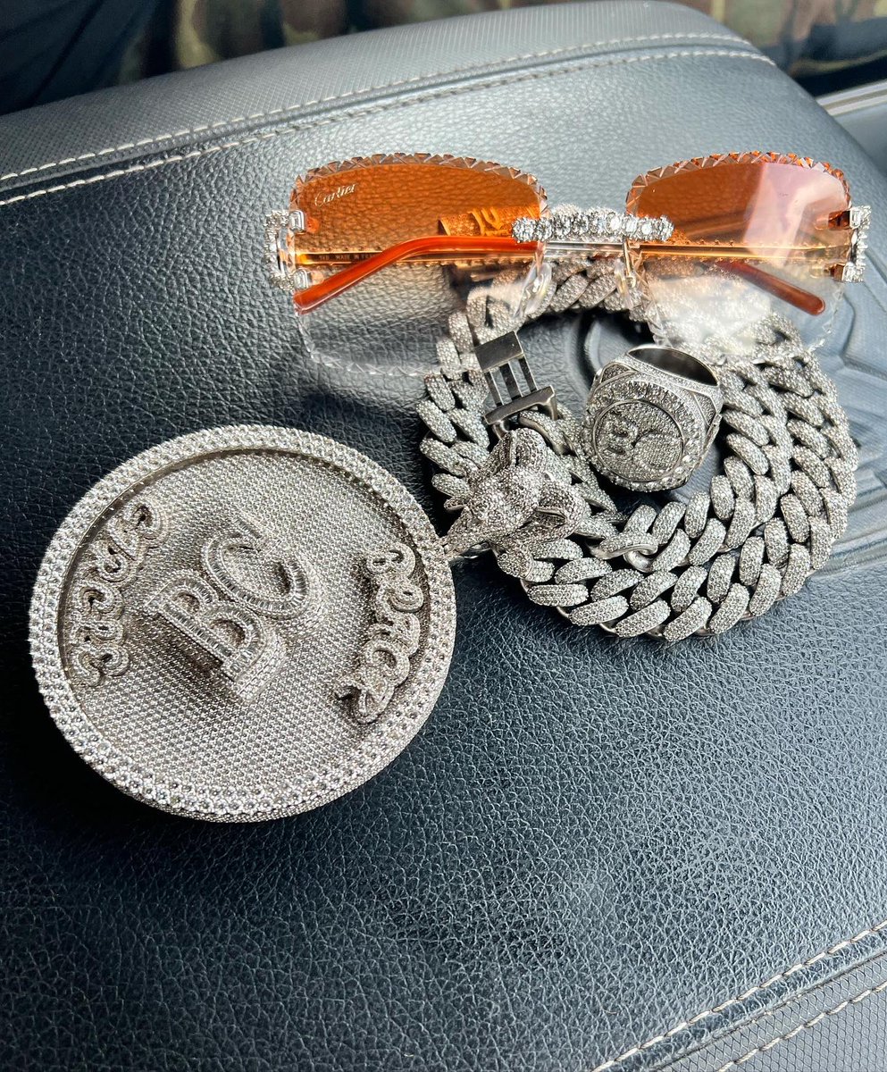 MoneyMan's tweet photo. Got 💳’s with the pin codes https://t.co/B622iYKCWp