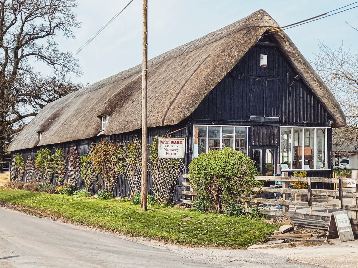 ibookbinding's tweet image. 🇬🇧UK: Opportunity for a Ukrainian 🇺🇦 refugee who has experience in bookbinding.

Shepherds Bookbinding is looking for a binder to work in their Wiltshire bindery and would love to find a Ukrainian refugee, possibly to train up.

More info: instagram.com/p/Cbs7Ac7spFW/