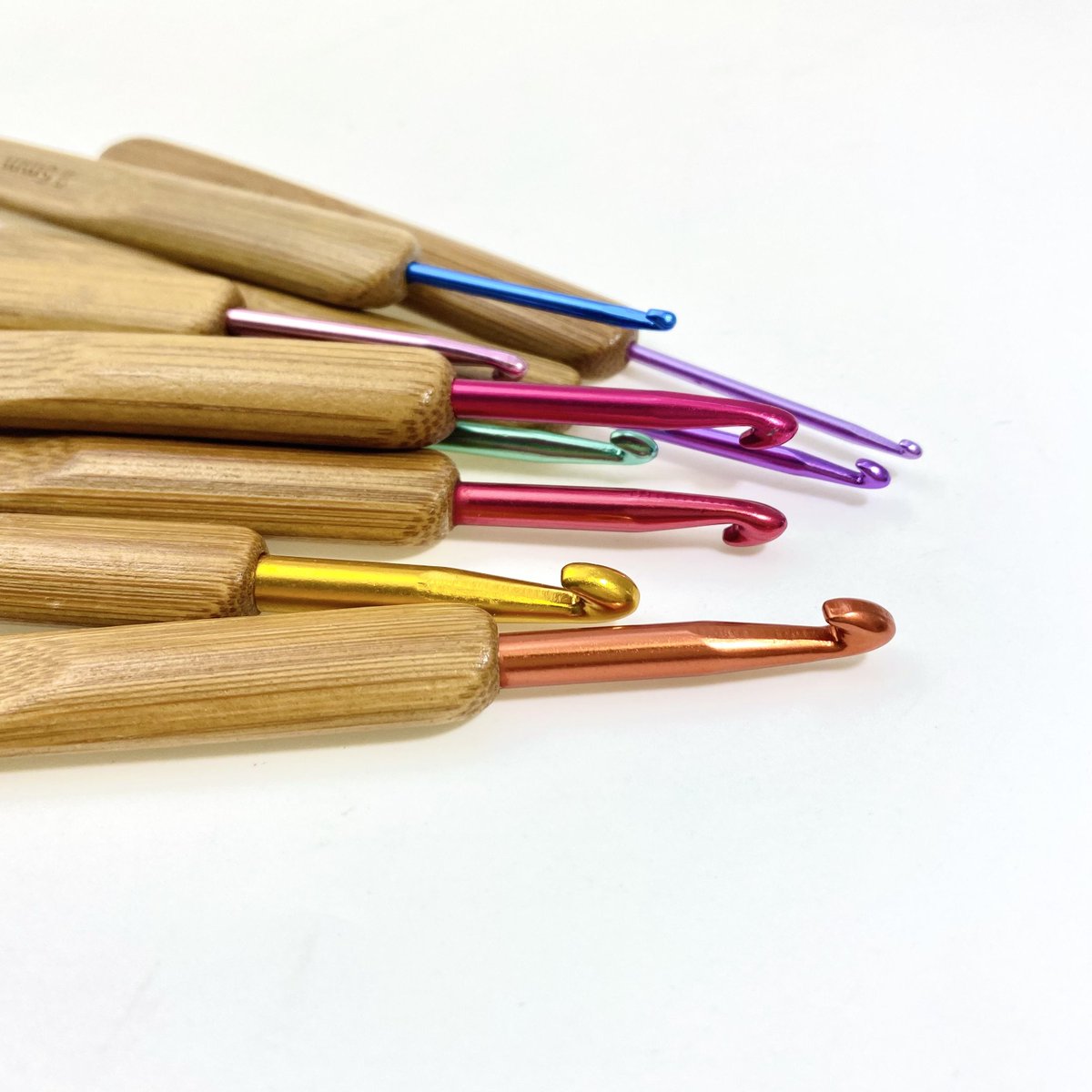 GuChet's tweet image. Bamboo Handle Crochet Hook Set (includes 9 hooks) guchet.com/crochet-hooks/…
#crafts #crochet#crochetpatterns #crochetlove #etsy #etsyshop #guchet #handmade #yarn #crocheting