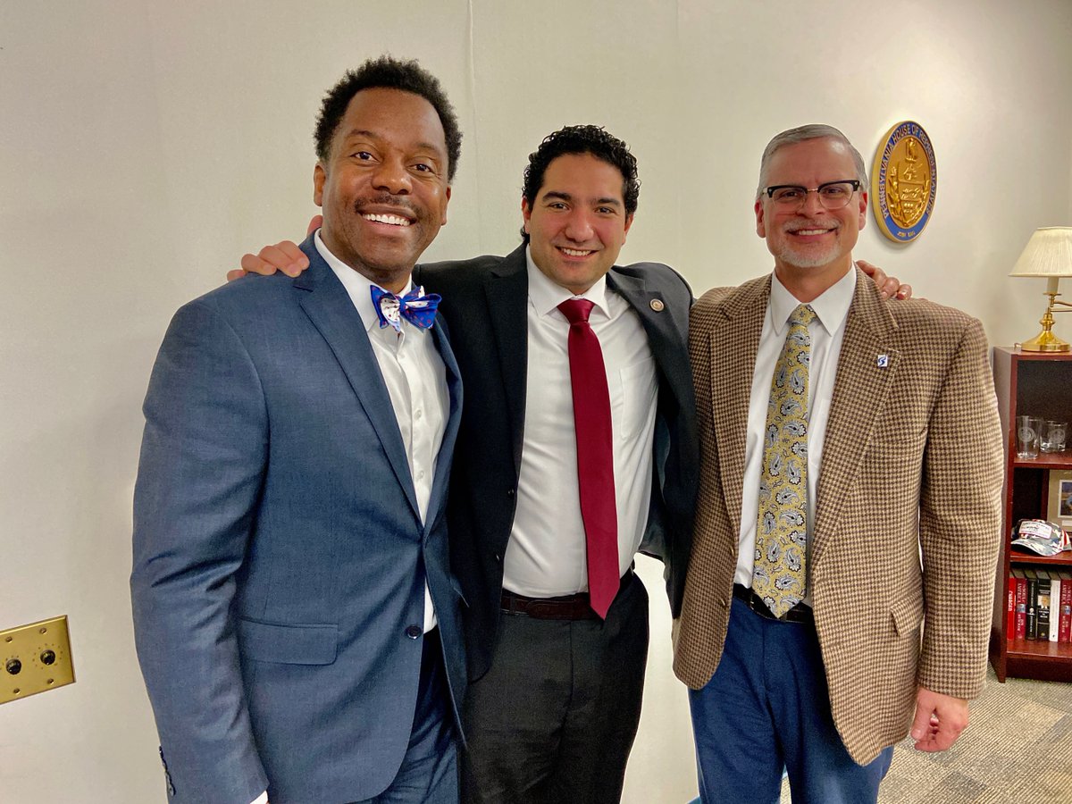 CCBCedu's tweet image. It’s Community College Week, and we can make a difference! Don’t just imagine #communitycolleges have the funding they need, help make it a reality. Voice your support now with @CcbcPresident in Harrisburg.  bit.ly/PACommCollege. #PANeedsCommColl #FundCommColl