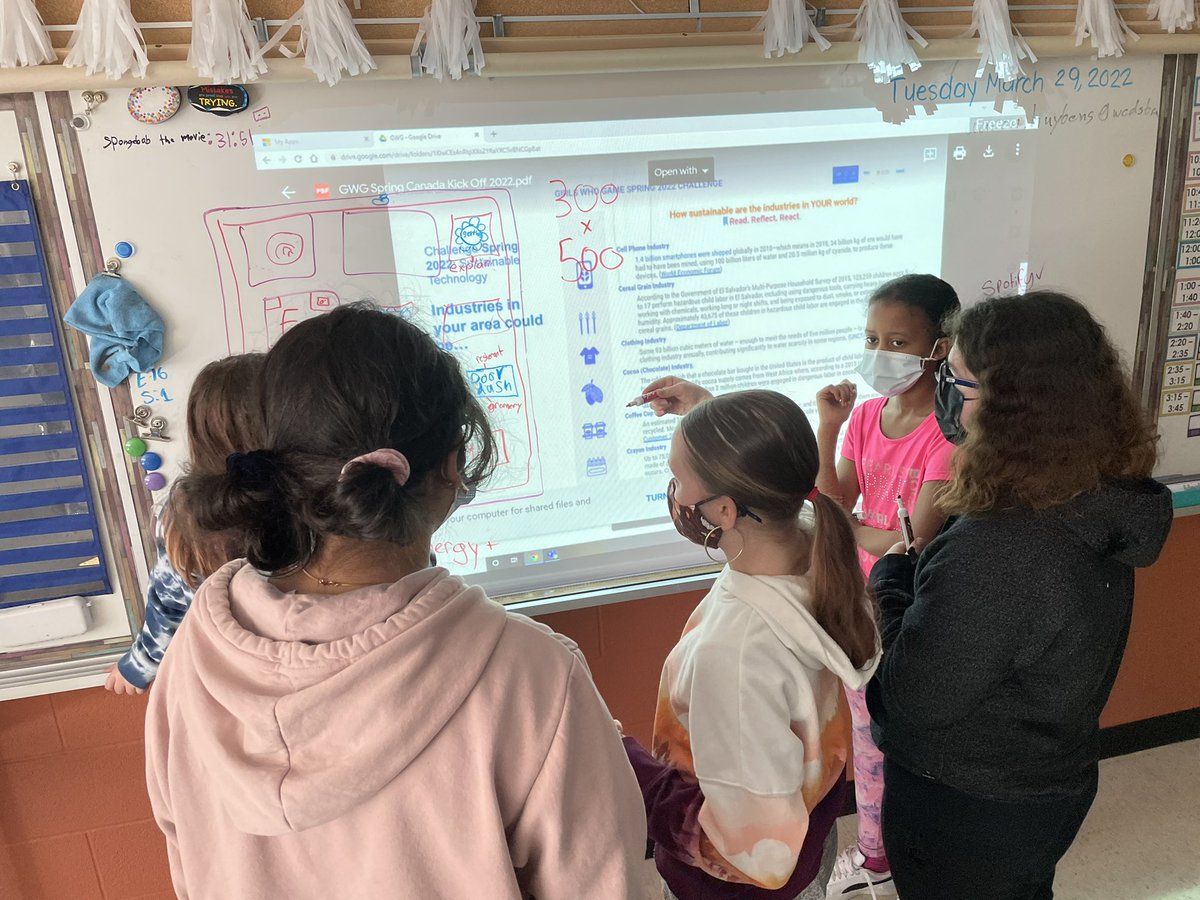 gwgthunder's tweet photo. The planning has begun and the girls are ready to game! 👾🎮🕹#GWG @KatPapulkas @intel @Dell @DellTech @zbpipe @stjthunder @MissDawson33 @gangl_miss https://t.co/Qbo4WxRhzj