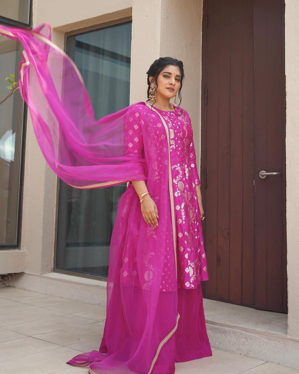tfitalks_Offl's tweet photo. Elegant and Stylish looks of #NivethaThomas 

#NivethaThomasFanatics #nivetha #NivedaThomas #nivethathomashot #actress #actressnavel #actressgallery #Actresshot #ActressHotPhotos #actresses #Tollywood #tollywoodactress #TFITalks https://t.co/BcQjf0mjqL
