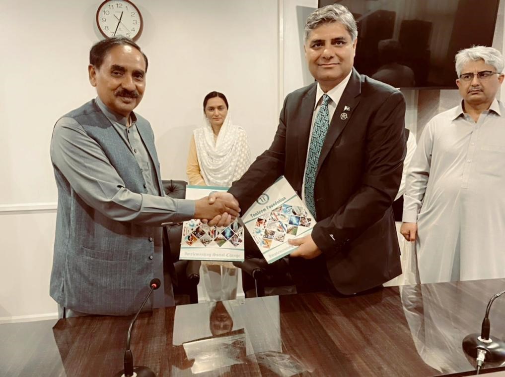 taaleempk's tweet photo. The Virtual University of Pakistan signed an MOU with Taaleem Foundation on 18th March 2022, by virtue of which the VU would establish its campuses in the premises of TF Grammar Schools at Loralai, Mastung and Zhob during the academic year......

https://t.co/MPp4LtYzYO https://t.co/2q0FMzEp8g