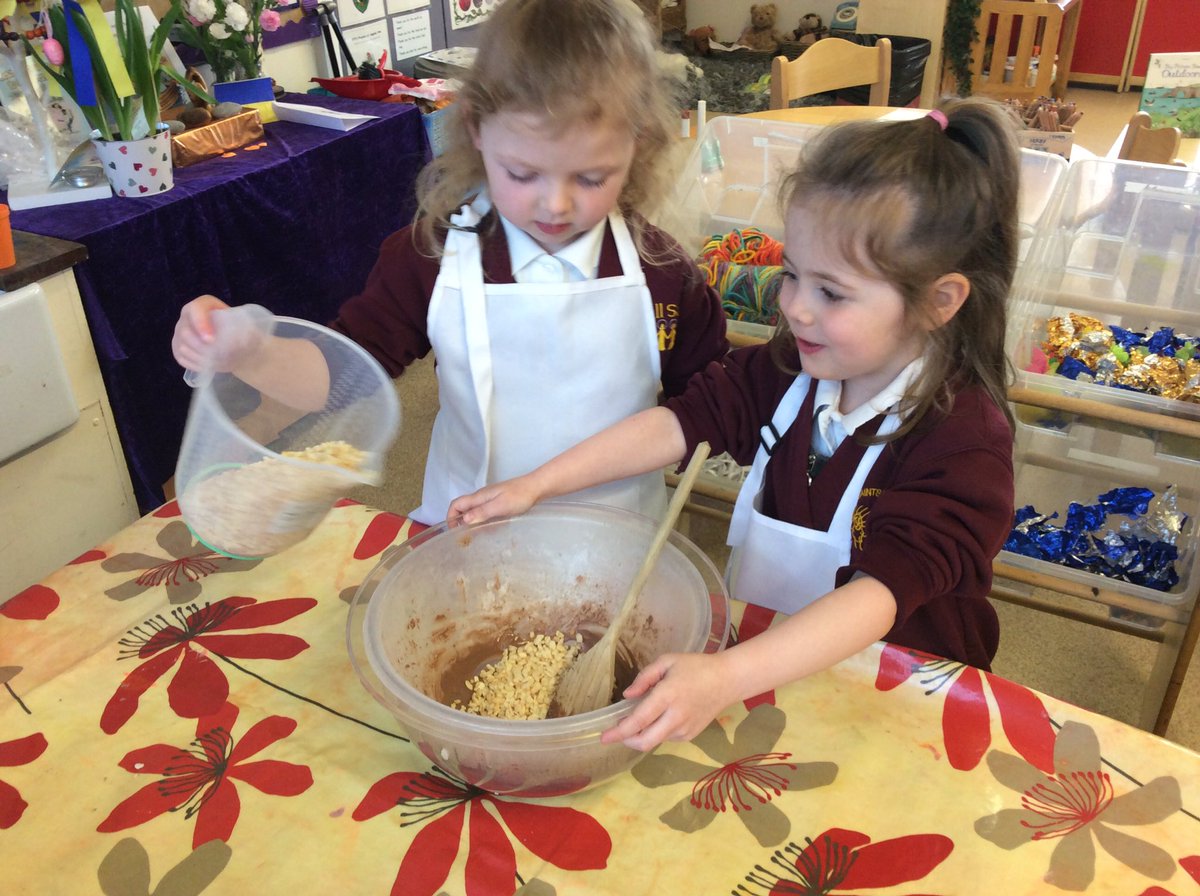 AllSaintsTraff's tweet photo. Super melting ,mixing and creating in our cookery corner in preparation for our Easter π£ basket craft tomorrow with our parents #Easternests #π£ #newlifeβοΈ #Receptionlife https://t.co/LilHSLHt38