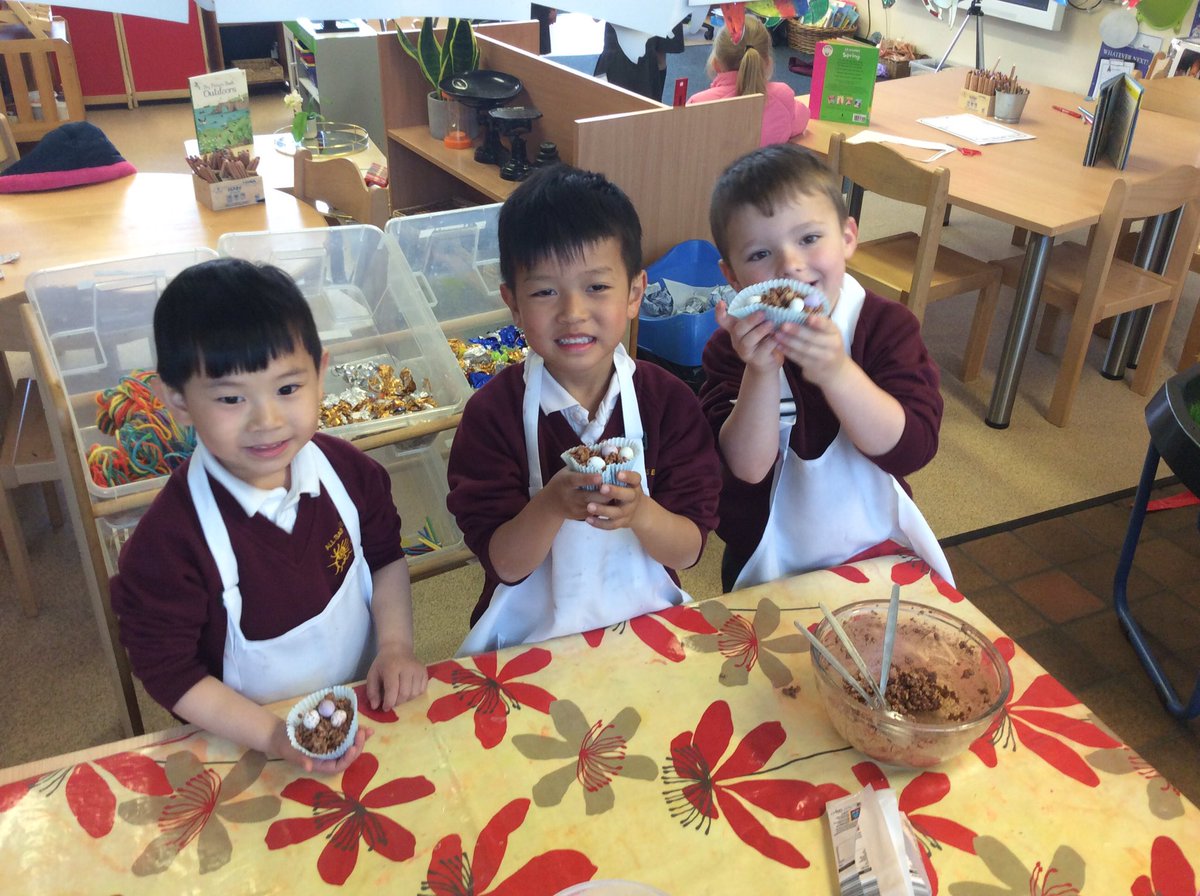 AllSaintsTraff's tweet photo. Super melting ,mixing and creating in our cookery corner in preparation for our Easter π£ basket craft tomorrow with our parents #Easternests #π£ #newlifeβοΈ #Receptionlife https://t.co/LilHSLHt38