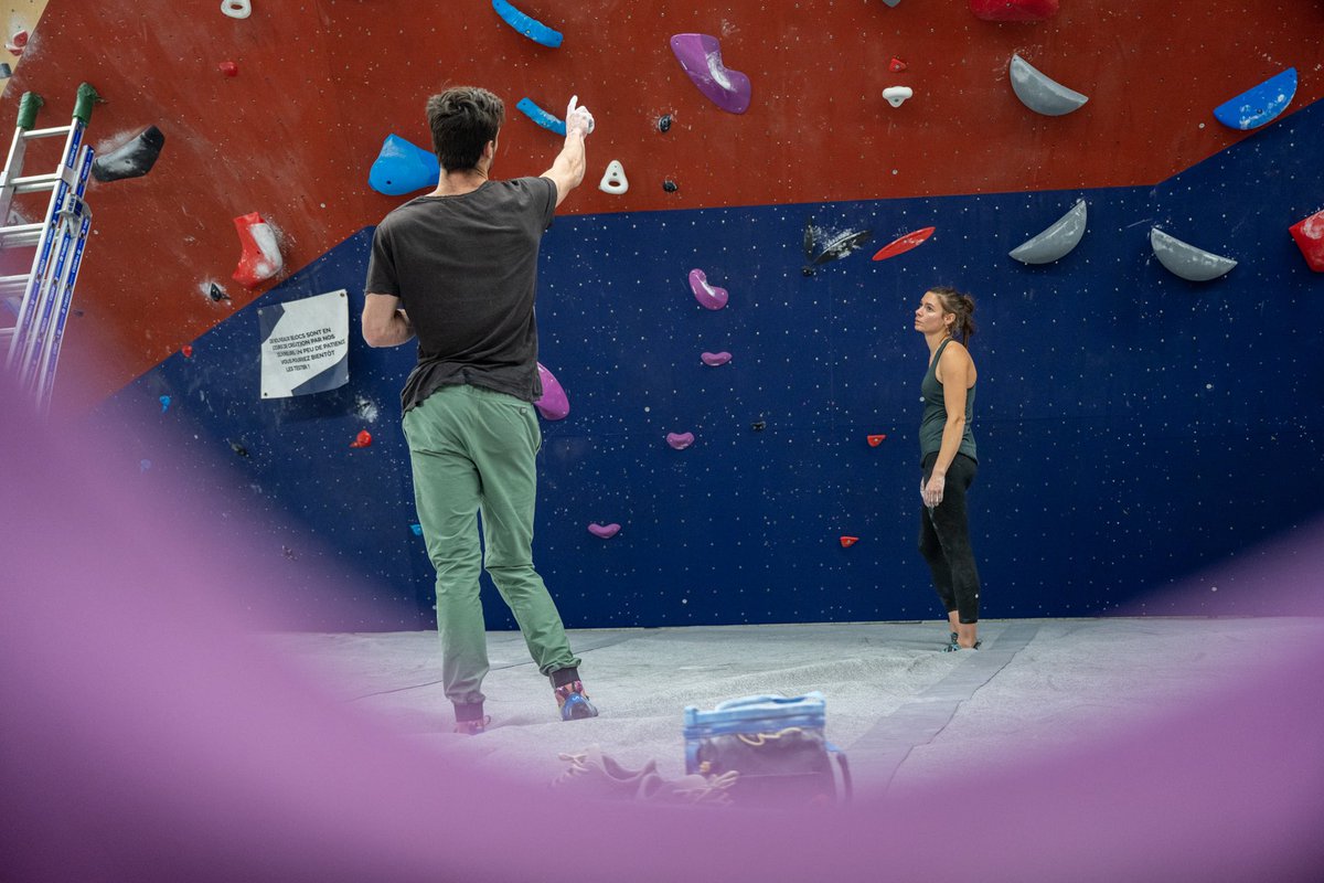 Melnacnac's tweet photo. Voici un court reportage photos que j’ai réalisé pour présenter le métier d'ouvreur, avec les ouvreurs Etienne et Ysabel de la salle de @arkoseclimbing à Toulouse ! #climbing #routesetting https://t.co/fxaFq4Z0Lv https://t.co/uCiAm3JJUo