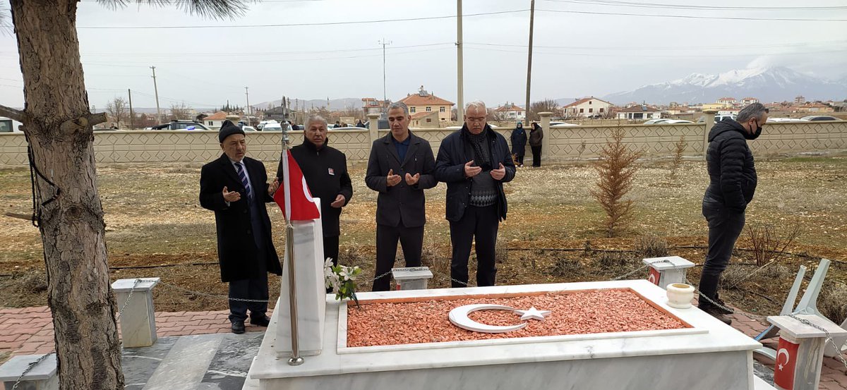 abidincaglayan_'s tweet photo. 15 Temmuz şehidimiz Muhammet Yılçın’ın kabrini Kazımkarabekir İlçe Başkanımız Yusuf Çetin Merkez İlçe Başkanımız Mustafa Bayır ve İl Genel Meclis Üyemiz Durmuş Demirci ile birlikte ziyaret ederek fatiha okuyup dua ettik. 
Allah rahmet eylesin, mekanı cennet olsun. https://t.co/zicYZHlFk1