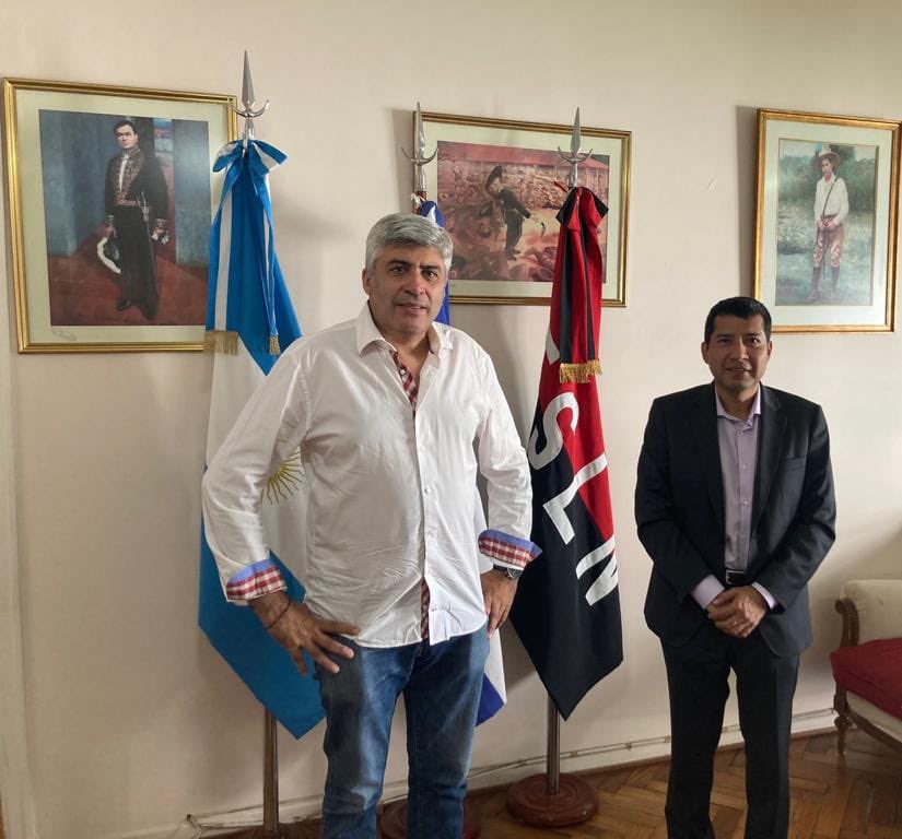 ale_rusconi's tweet photo. #Hoy en #Argentina nos reunimos con el nuevo embajador de #Nicaragua Carlos Midence @CMidenceni un académico, intelectual y escritor #Sandinista comprometido con la #PatriaGrande https://t.co/cc3Vd4pno6