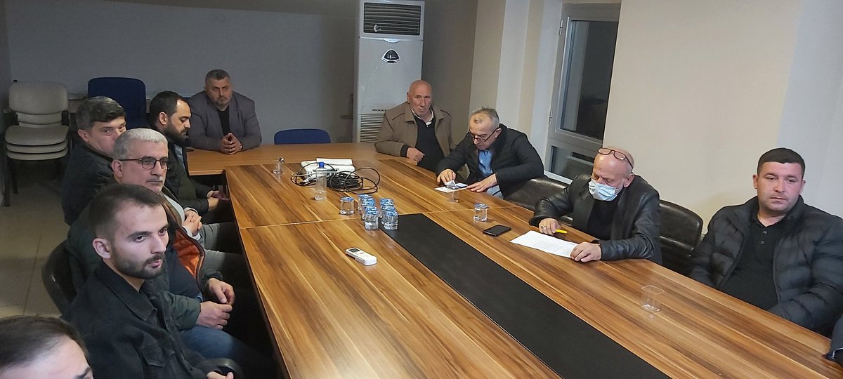 Haftalık Olağan #Yönetim  toplantımızı ilçe Binamızda Gerçekleştirdik. 
İlçe Başkanımız Mustafa Koral ve ilçe yöneticilerimiz,il yöneticimiz Nihat Gürdal ,Kadın kolları başkanımız Pınar Yolcu Sekmen ile toplantımızı icra ettik. 
Toplantımız Hayırlı Uğurlu Olsun.🤲🧿