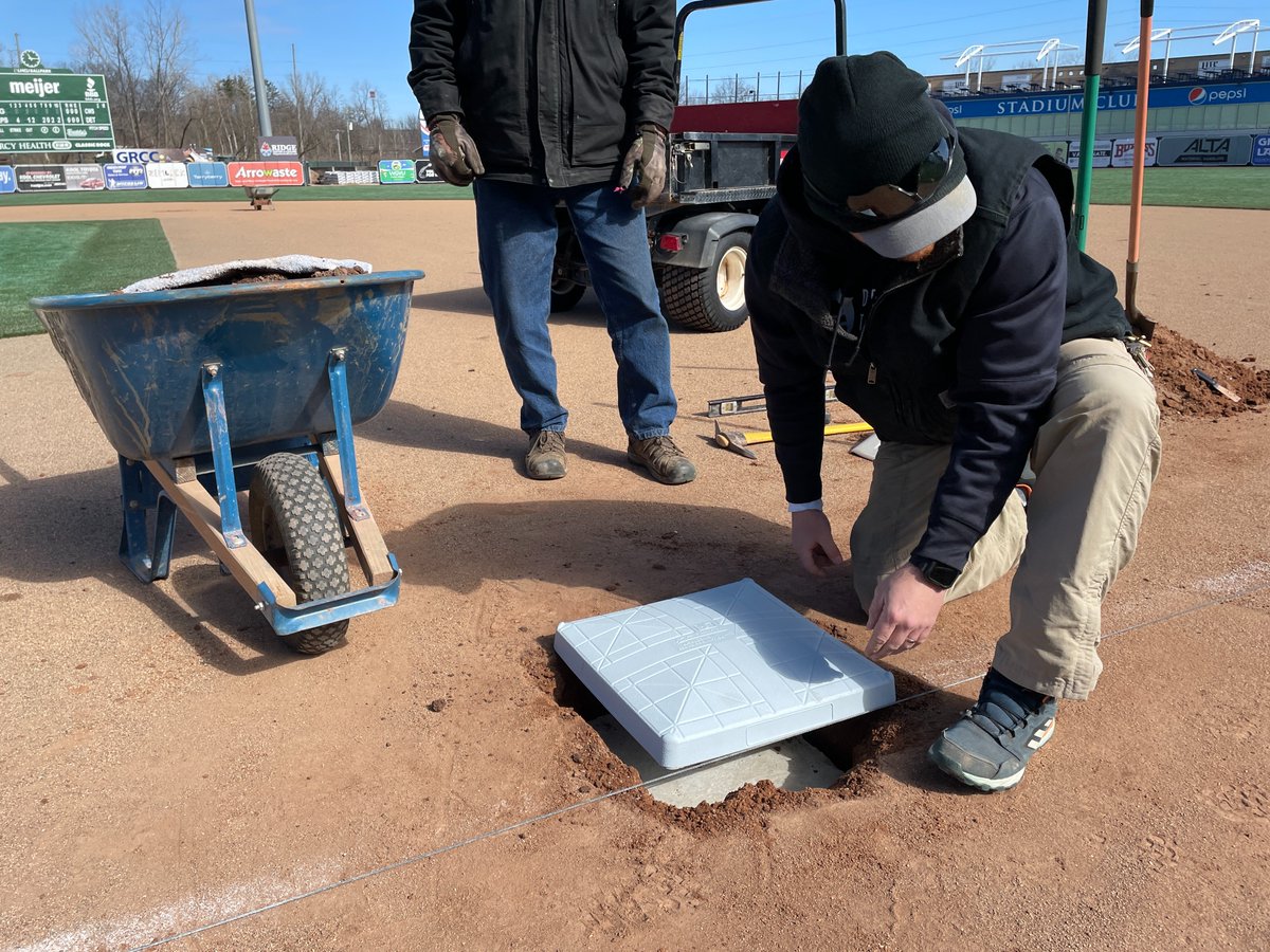 wmwhitecaps's tweet photo. Big hole for big bases.
#AlmostOpeningDay https://t.co/MrbwTMf5m9
