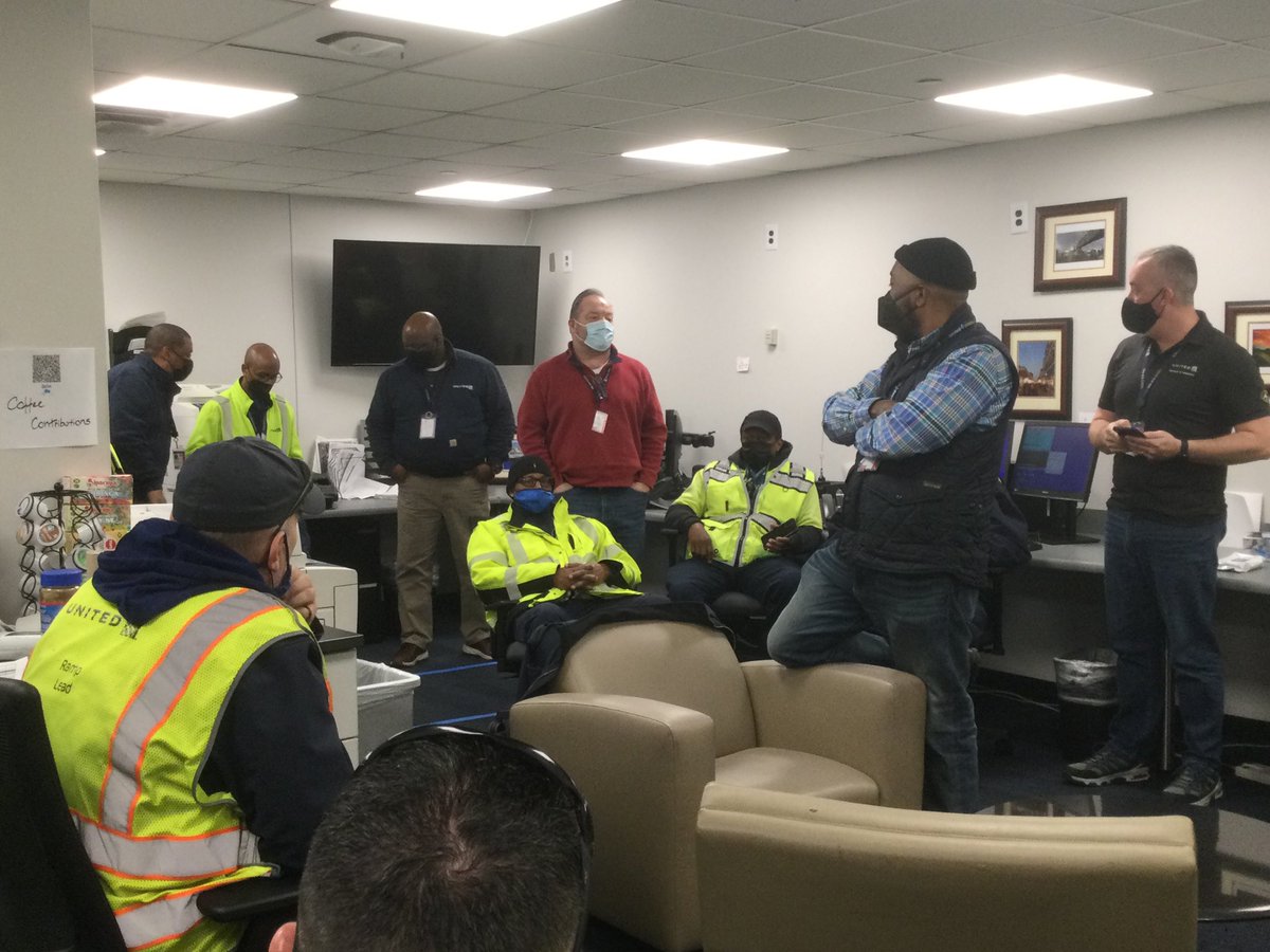 TheGladHatter tweet media