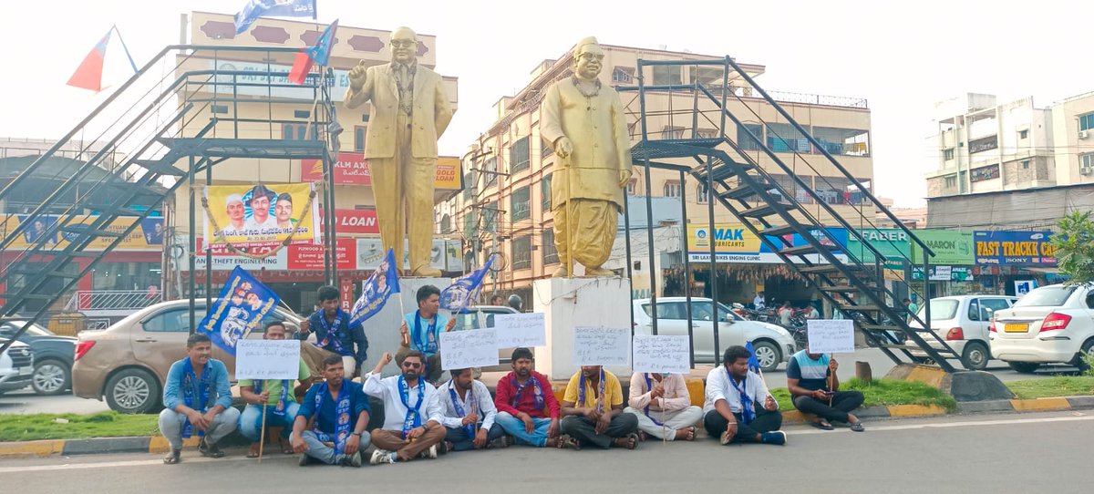 bsprkpuram's tweet photo. 28.03.2021 బహుజన్ సమాజ్ పార్టీ రాష్ట్ర ఆదేశాలమేరకు ఆర్.కె పురం డివిజిన్ అధ్యక్షులు పి. వై గిరి మహరాజ్ గారి  ఆధ్వర్యంలో పెరిగిన డీజిల్, పెట్రోల్,బస్ చార్జీలు,విద్యుత్ చార్జీలు  మరియు నిత్యావసర వస్తువుల ధరలను వెంటనే తగించాలని కేంద్ర మరియు రాష్ట్ర ప్రభుత్వాలను డిమాండ్ చేస్తూ నిరసన https://t.co/IdfamNVlmC
