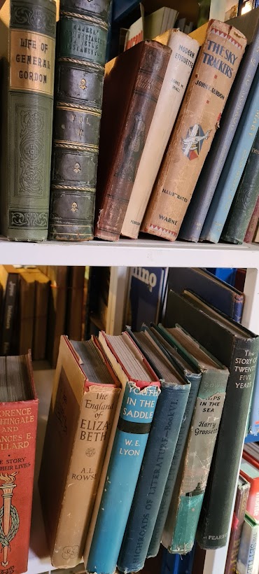 BookBasin's tweet photo. We have a fine selection of vintage books available, all at very affordable prices. Come and make a connection with history.

#vintage #history #leatherbound #books #independentbookshop #transhipmentwarehouse #whaleybridge #derbyshire https://t.co/oI5YmsqIU3