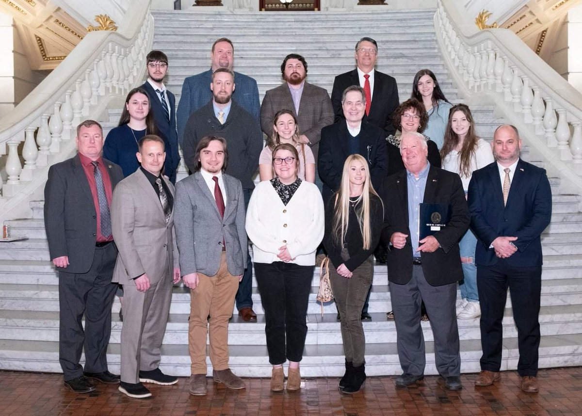 pittgbgpres's tweet photo. Thank you for speaking with our group, @RepDavanzo! #PittDay #SupportPAStudents https://t.co/XFRPdGHGG8