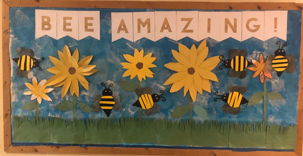 TlSpartans's tweet photo. Ms Finlayson’s class and our Art teacher Mr.MacNeil, had fun exploring the use of a variety of art techniques to create this beautiful spring bulletin board display. https://t.co/lPOaxSZYYi
