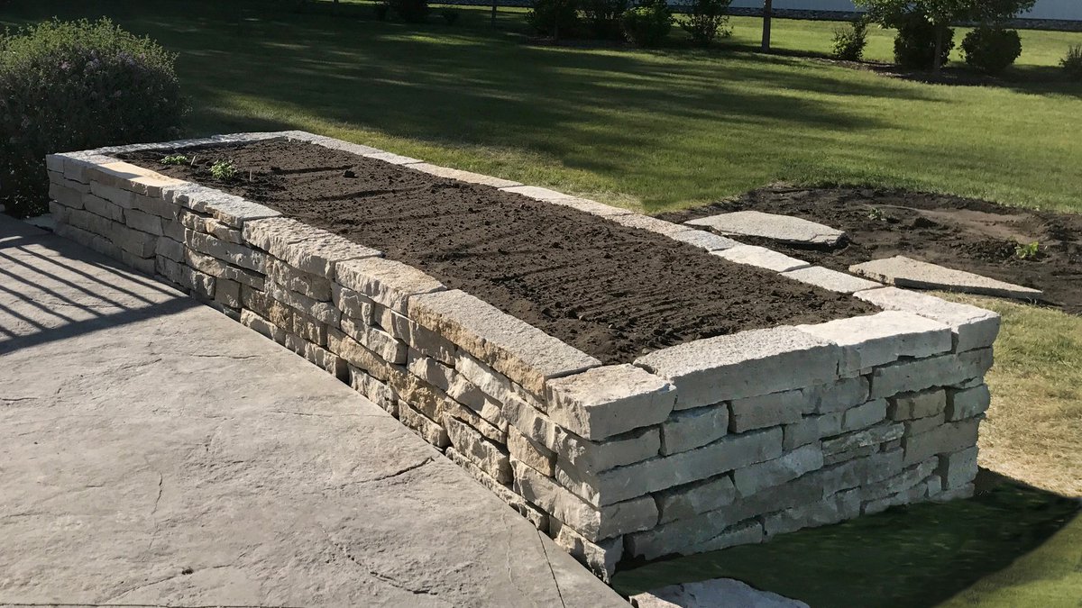 Retaining wall stone is one of our oldest product lines. User friendly and versatile, it can be used for both larger retaining walls (when incorporating geo-grid), raised flower beds or everything in between.

See all of our wall stone options: hubs.la/Q016ZKL60
