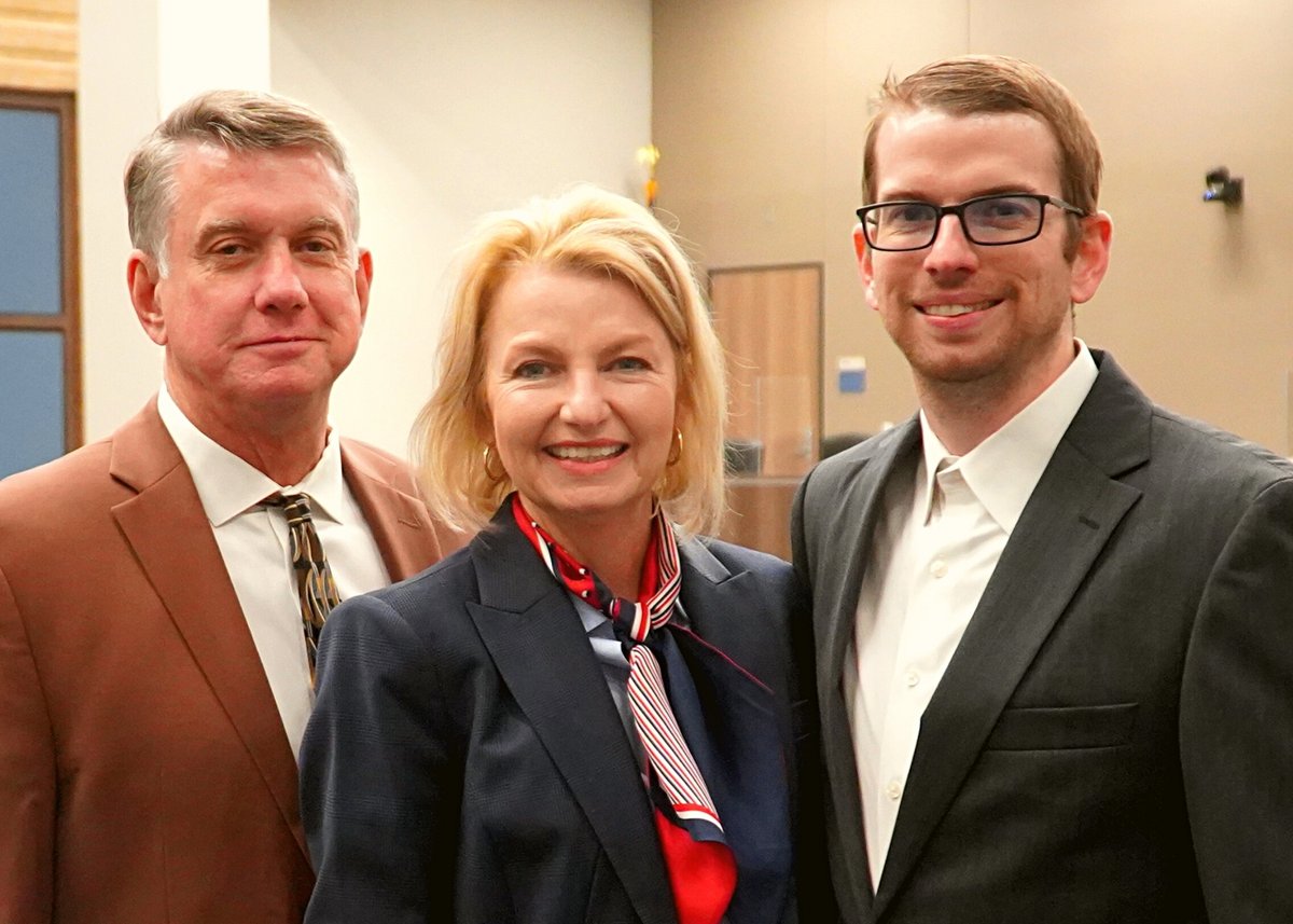 It's official! The Bryan ISD Board unanimously voted to name Ginger Carrabine as the district’s superintendent at last night's meeting! 

You can welcome her at Bryan ISD's 2022 Showcase this Friday, April 1, in Downtown Bryan from 5:30-8:00 pm: facebook.com/events/6726090…