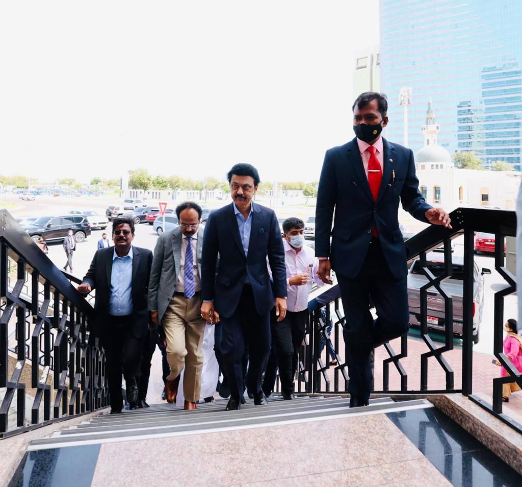 Frjegathgaspar's tweet photo. The Rise commends these two wonderful personalities who are also very humble, kind and humane.

NB: The one behind the Industry Minister Mr. Thangam Thennarasu is Mr. Sivakumar.
#theriseemerge #theriseglobal #TopCIRCLE 
#UK #london202 #UAE #MKStalin https://t.co/AdXMdXwRPQ