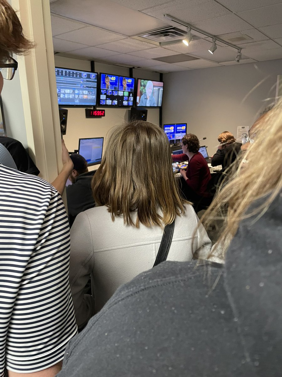 KeelingMelanie's tweet photo. @WEHSRaiders &amp; @SWHSReady are six minutes to air time on our @wnkywx @wnkytv career shadow w/ @BGChamber @SCKLAUNCH.  #UnitedWayforCCR #CareerReady #CollegeReady @WEGuidance https://t.co/H7LnKUS0B6