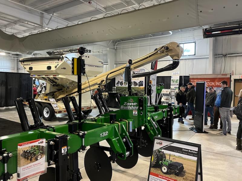 UnverferthMfg's tweet photo. HEY OSHKOSH! Stop by the 60th Anniversary of the @WIPublicService farm show this week and come see us at booth C5529! Our team is eager to answer any questions you may have. #FarmShow #WPSFS https://t.co/mcjBuZJQcv