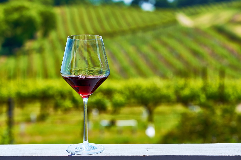 DoubleFortePR's tweet photo. Thanks to @foodandwine and @j_cristaldi for featuring #client @DutcherCrossing 2018 Winemakers' Cellar Testa Reserve #Carignane. Check out the full article here: https://t.co/3y0zCIRQ7G https://t.co/zWJsFE2PIY