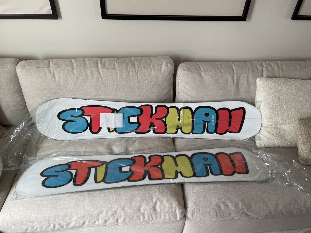 StickmanSagaNFT's tweet photo. Just some stickman snowshredders❄️🏂🏂 

#NFT #NFTs https://t.co/vcoswu8yVf