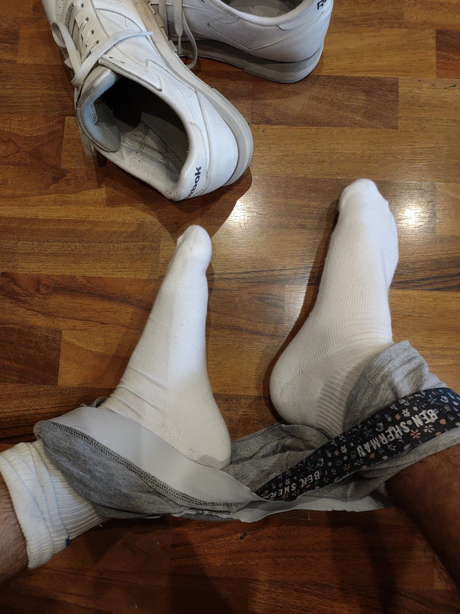 SubmittoGio's tweet photo. take my socks off! 😏

#findom #cashmaster #paypig #cashpig #humanATM #malefeet #cashslave
@MASTER_UPDATES @rt4dom @rt_slave_ma @piesmasculinosf @rtfootmasters @promortpig @rt4Masters2 @rtFinDom15 @RTtruealpha @AlphasofFindom @AlphaMaleWorld1 @alphaxfindomrt @CashMastersRT https://t.co/GzIZ1UooWt
