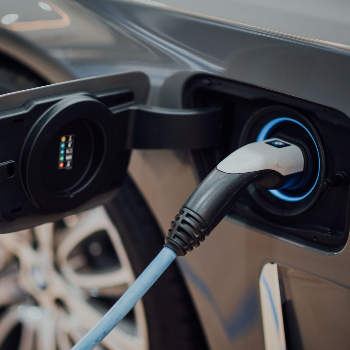 transformfleet's tweet photo. Have you considered transitioning your fleet to electric vehicles? If that's a thought that's crossed your mind, you'll also have to consider the total cost of ownership and see if it makes sense for you and your fleet.

Read more about it here: https://t.co/3dax6nHdrR https://t.co/riiZ2hYeZP