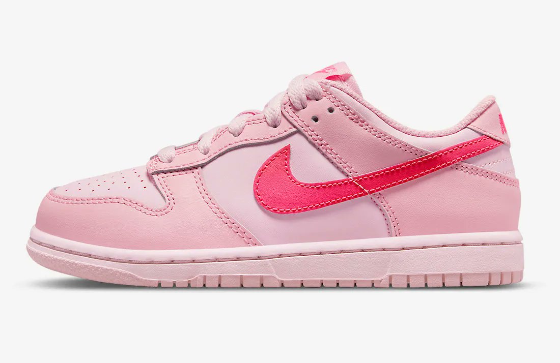 JustFreshKicks's tweet photo. Official Look at a new upcoming Nike Dunk Low “Triple Pink” 👀 https://t.co/Xbzu1nhKzK