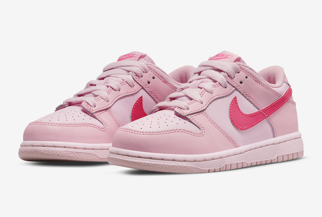 JustFreshKicks's tweet photo. Official Look at a new upcoming Nike Dunk Low “Triple Pink” 👀 https://t.co/Xbzu1nhKzK