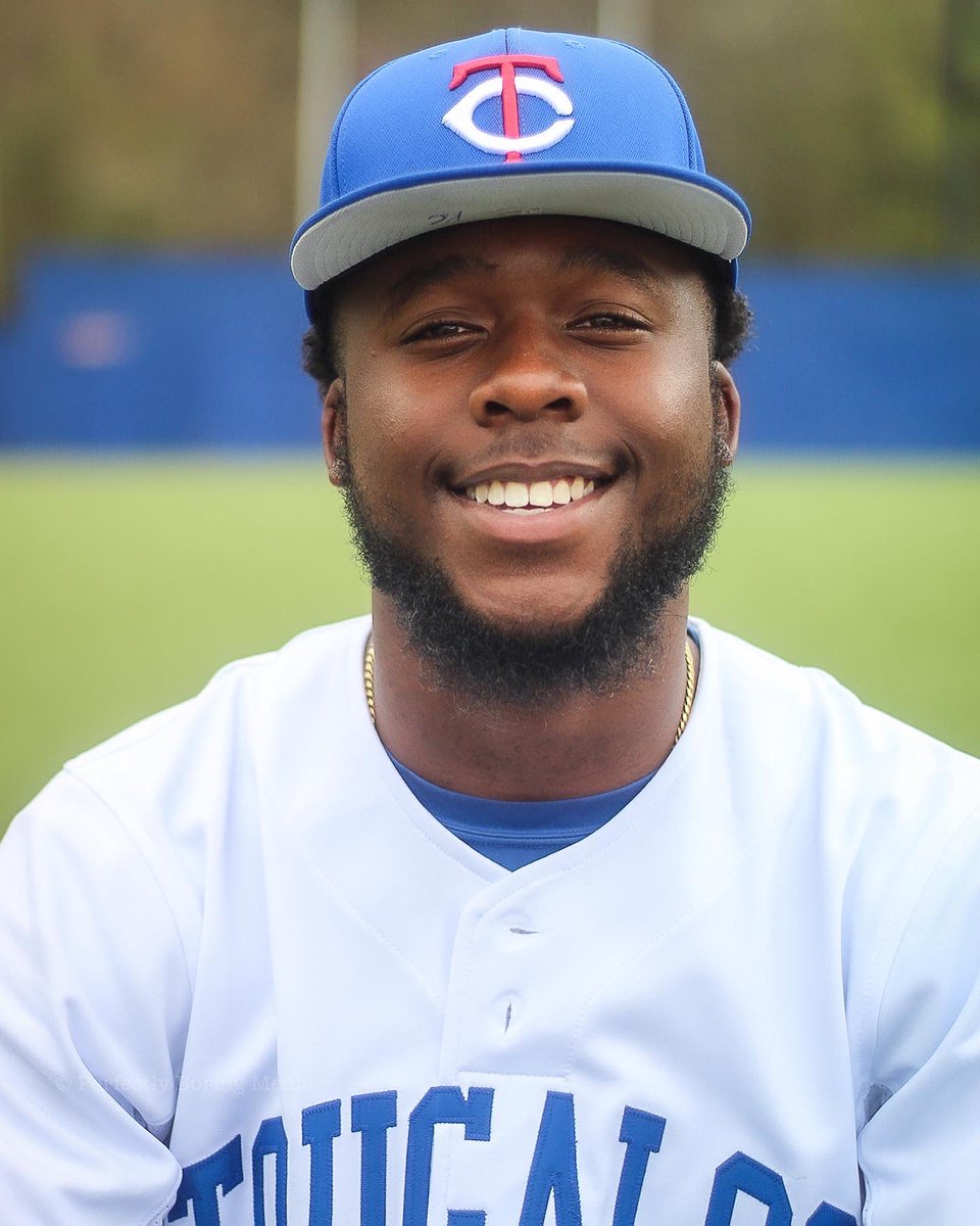 tougaloobsball's tweet photo. Perk up your Tuesday with these Sophomore smiles. 😉
#WEGOTOWORK https://t.co/W4XV4XFEp0