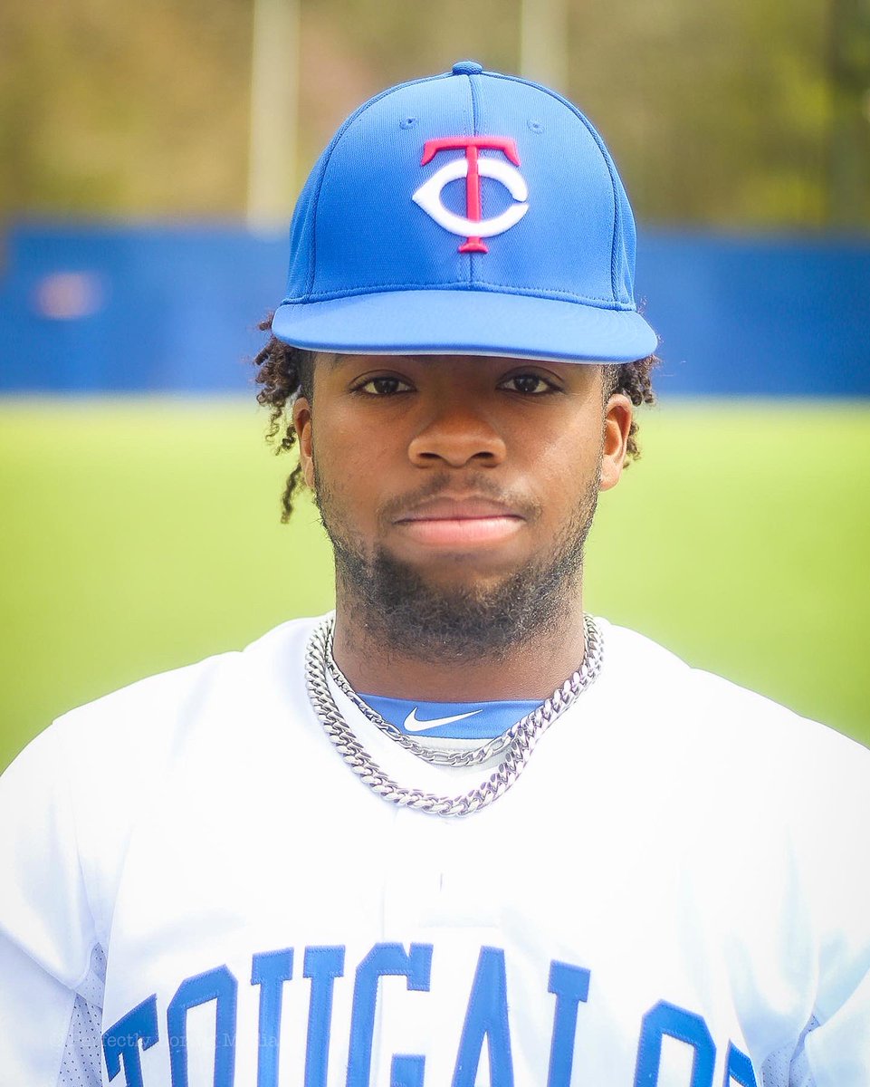 tougaloobsball's tweet photo. Perk up your Tuesday with these Sophomore smiles. 😉
#WEGOTOWORK https://t.co/W4XV4XFEp0