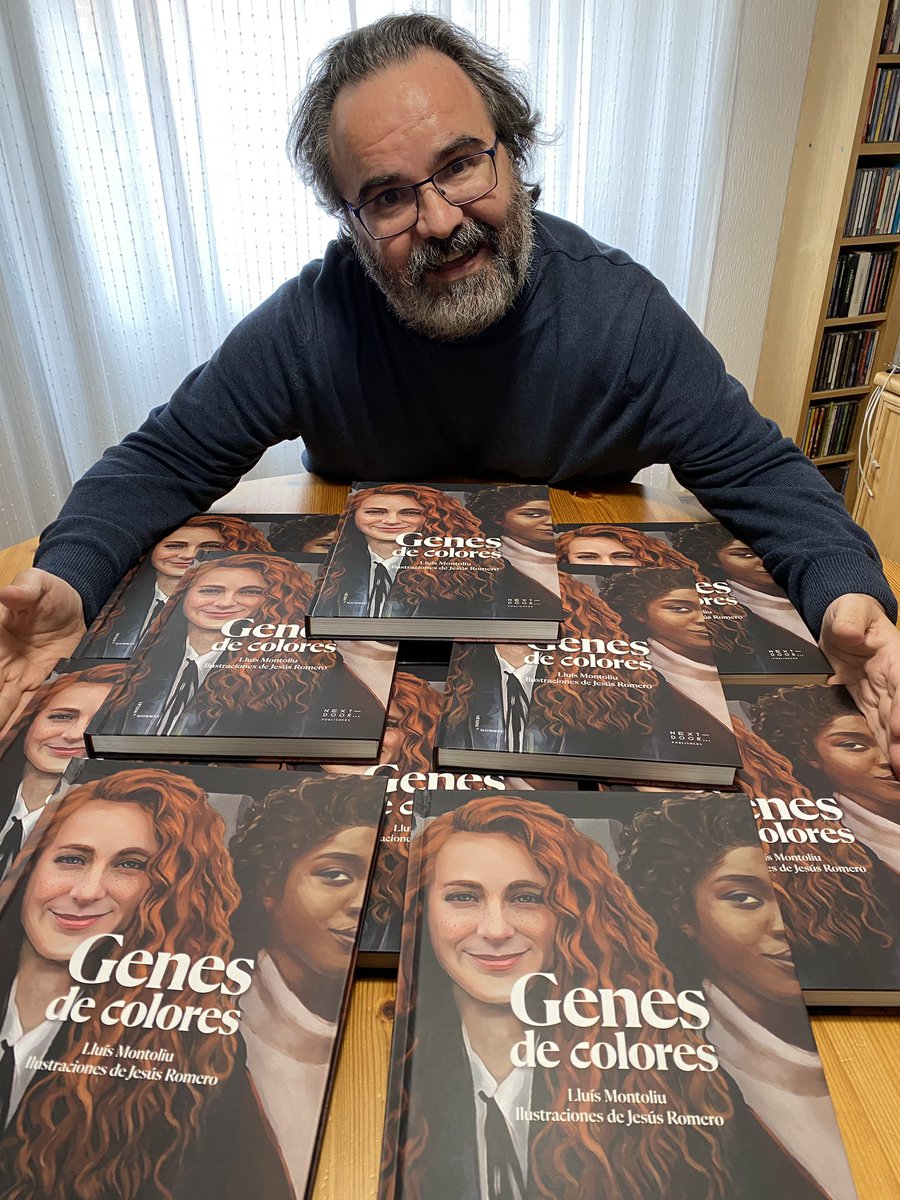 Mi tesoro! Todo listo para el lanzamiento de #GenesDeColores mañana en preventa en la web de @NextDoorPublish Primeros ejemplares recibidos. La edición es impecable. Os va a encantar el libro. Y ese olor a tinta (de colores), a libro nuevo. Soy un hombre feliz. 
Gracias <a href="/__Oihan/">Nate Clark</a>