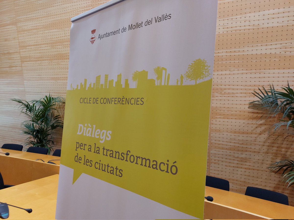ajmollet's tweet photo. 🔎Comença la sessió del Cicle de Conferències #MolletDialoga sobre “Ciutats democràtiques i governs transparents”:

💻Ho pots seguir en directe al canal Youtube de l’Ajuntament: https://t.co/9hEnwcssBJ https://t.co/3KYDkglLTm