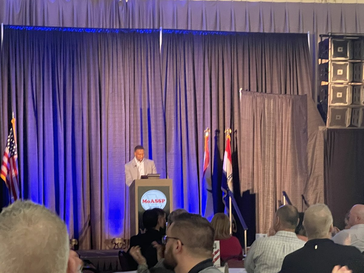 MrsC0urtney's tweet photo. Powerful keynote as we continue to do great work in education. Know your why and be infectious with that why! Let your passion be a fuel start to each day. @MOASSP #mosc22 https://t.co/mj0hhjiaPF